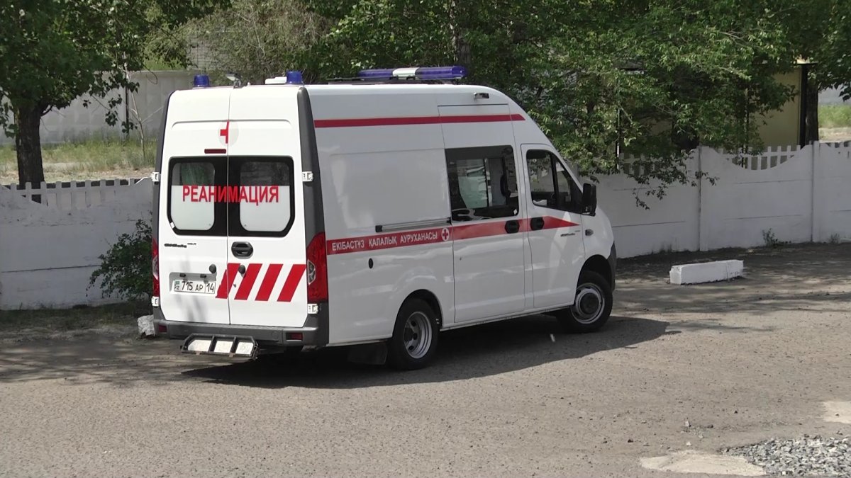 Павлодарда  14 жасар ұлды бір топ бала жабылып соққыға жыққан