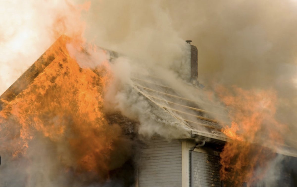 Огнеборцы Шымкента от первого лица показали тушение пожара