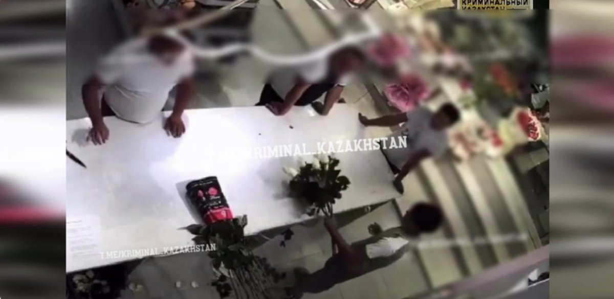 Сын не прокурора извинился за дебош в цветочном магазине Шымкента