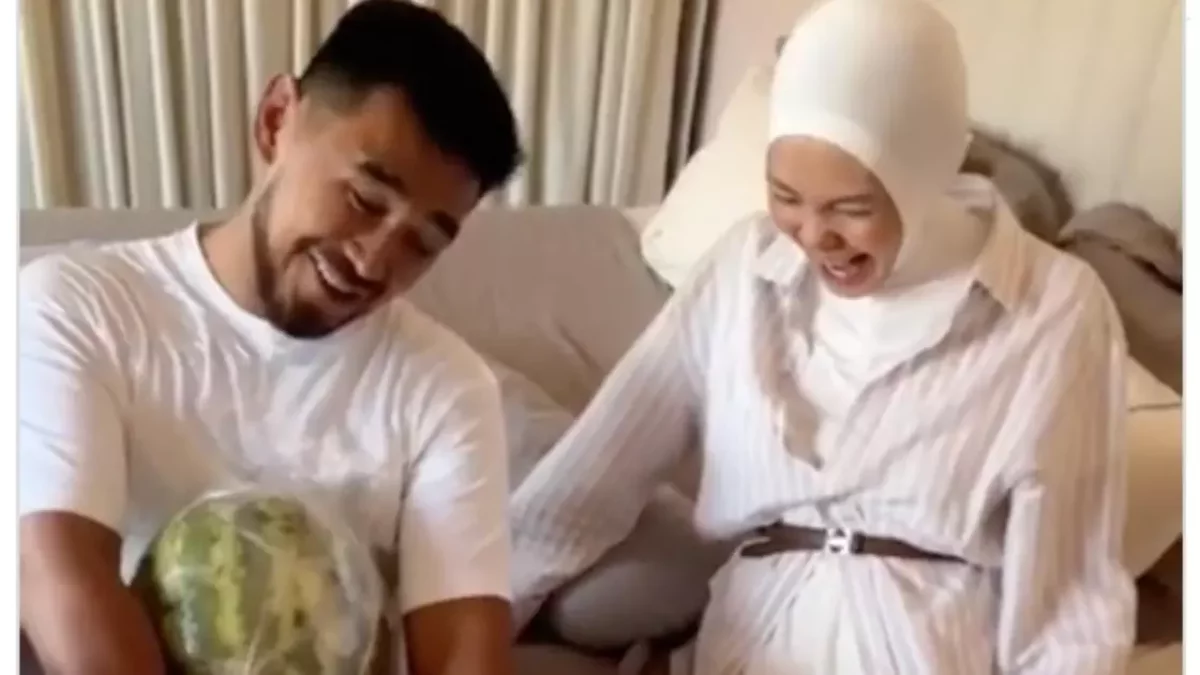 Ішіне қарбыз байлап, жүкті әйелдің күйіне түскен актер Абай Асылхан желіде қызу талқыға түсті