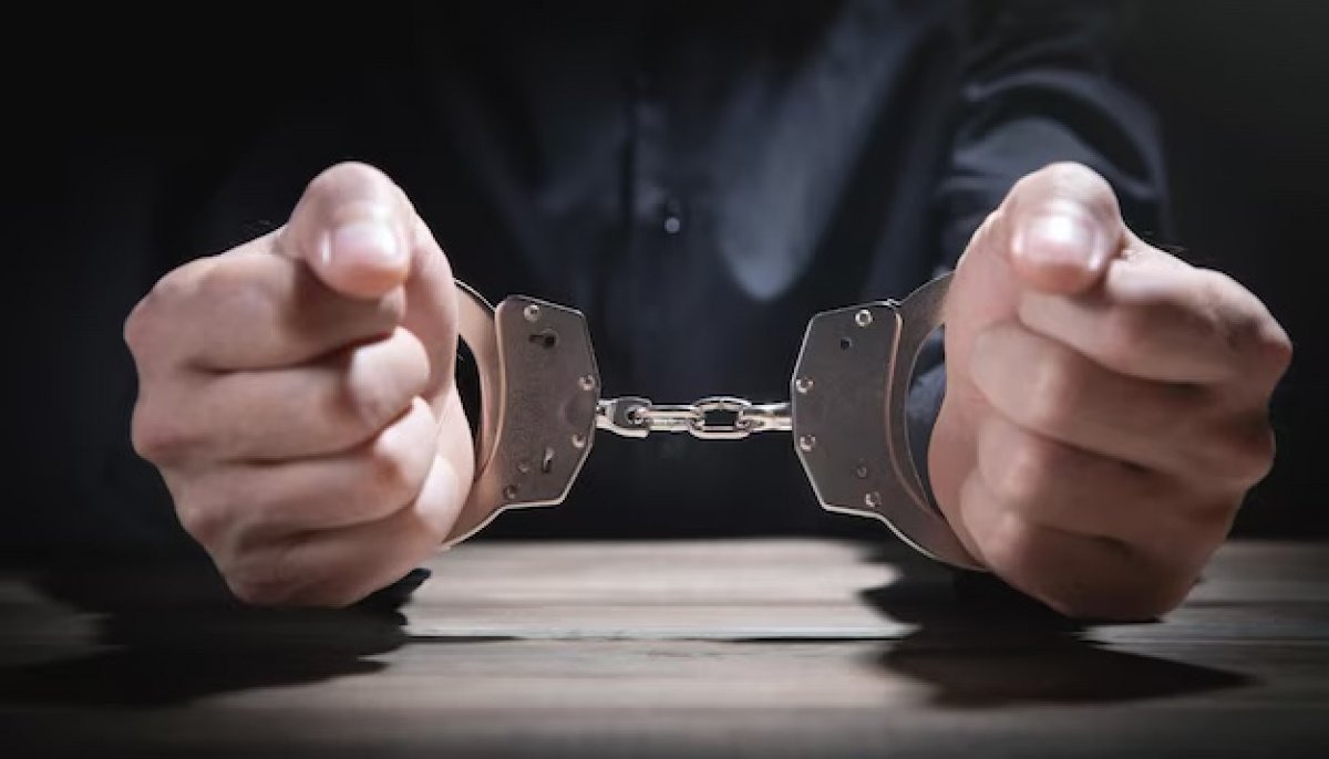 Миллион тенге вымогали у семейчанки за интимное фото