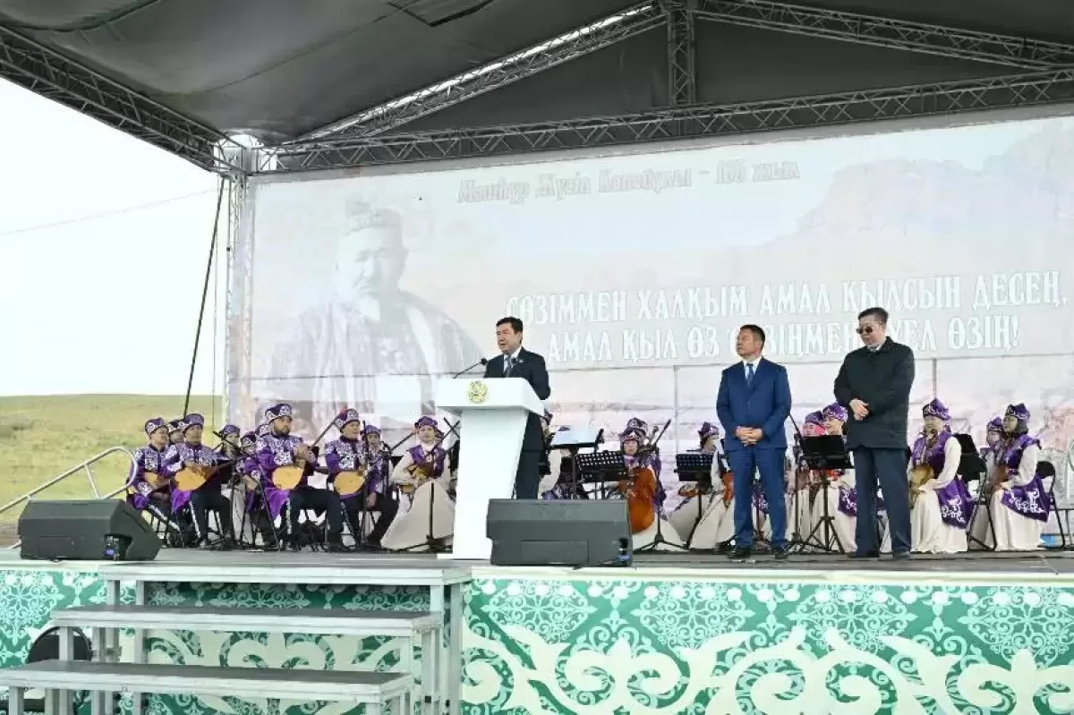 Е.Қошанов Президенттің атынан Мәшһүр Жүсіп Көпеевтің мерейтойымен құттықтады