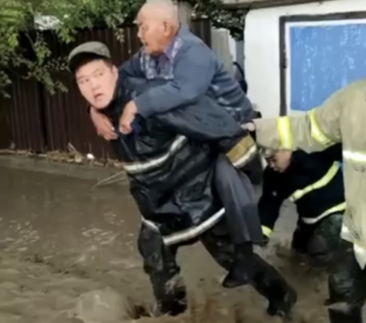 Жителей сёл в области Жетысу эвакуируют из-за обрушившейся непогоды