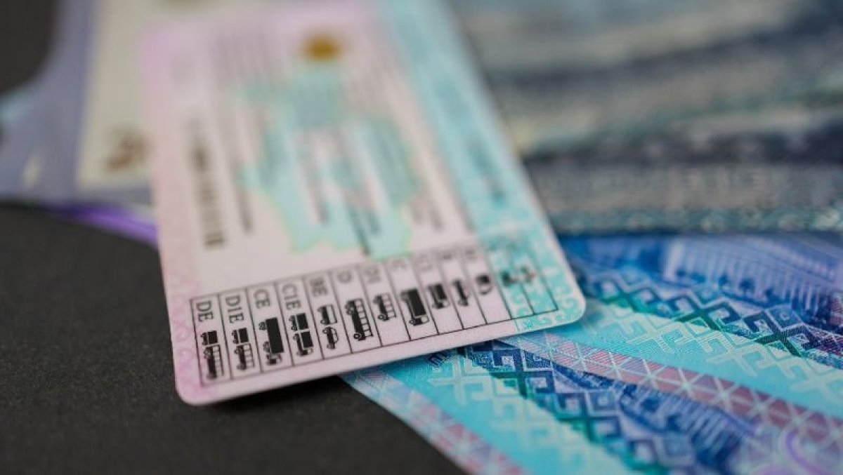 Обещала «права» - получила метлу в руки: "помогайку" осудили в ВКО