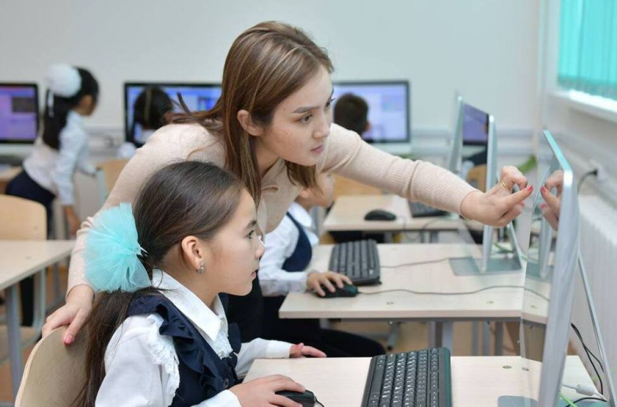 По 3,5 миллиона тенге получат лучшие учителя Казахстана