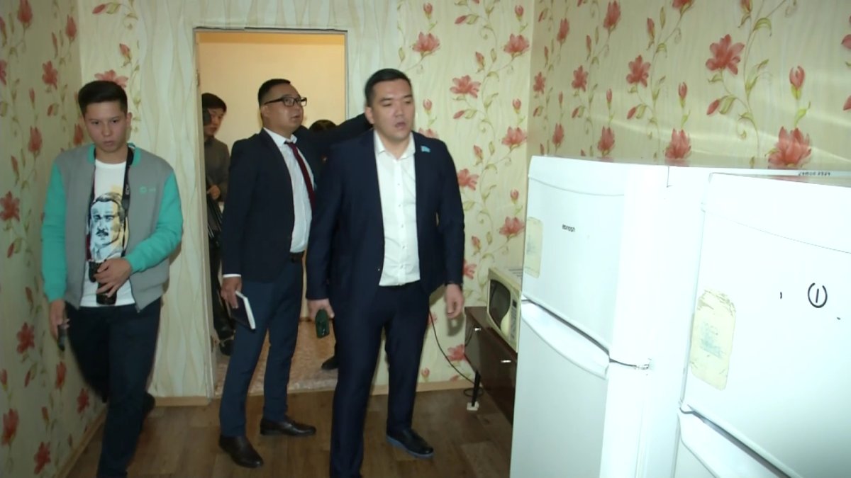 «AMANAT» партиясының белсенділері жатақханалардың жағдайын тексерді