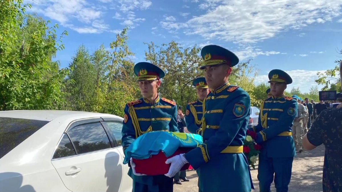 Останки погибшего в  годы войны красноармейца захоронили в  Петропавловске