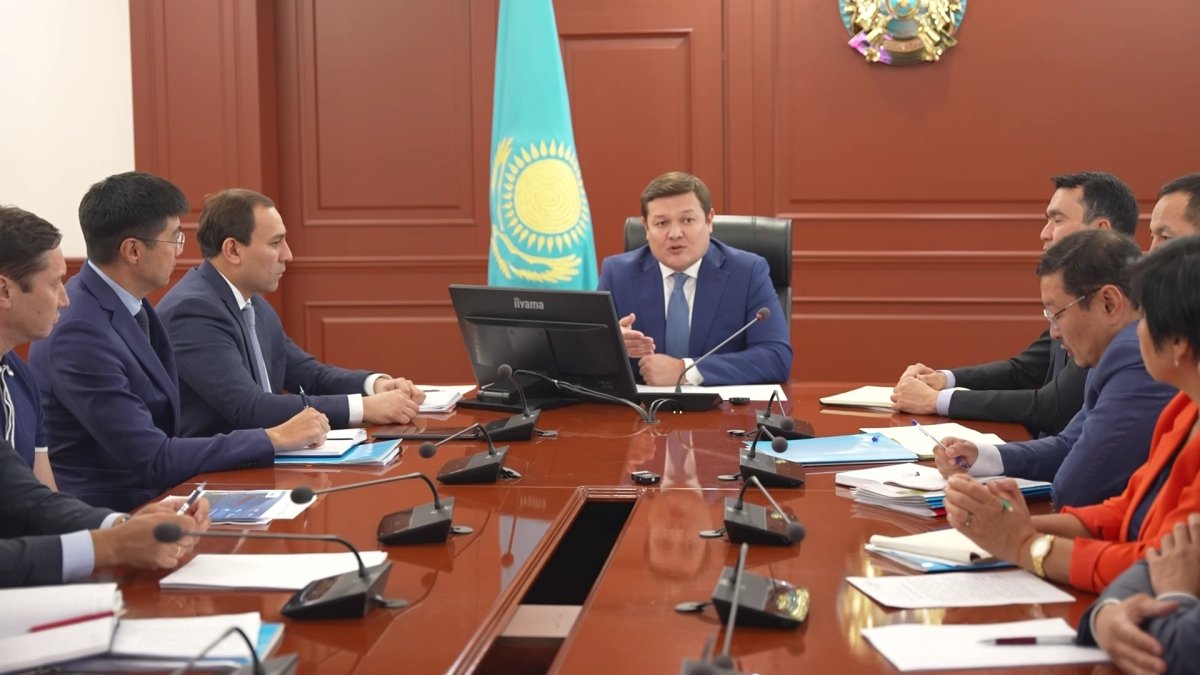 "Жыл сайын кем дегенде 15 кинопремьераға қазақ тілінде дубляж жасалуы керек деген міндет қойдық", - А.Оралов