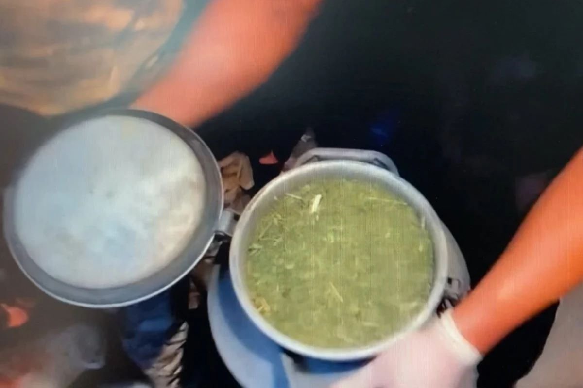 Житель ВКО хранил марихуану во флягах