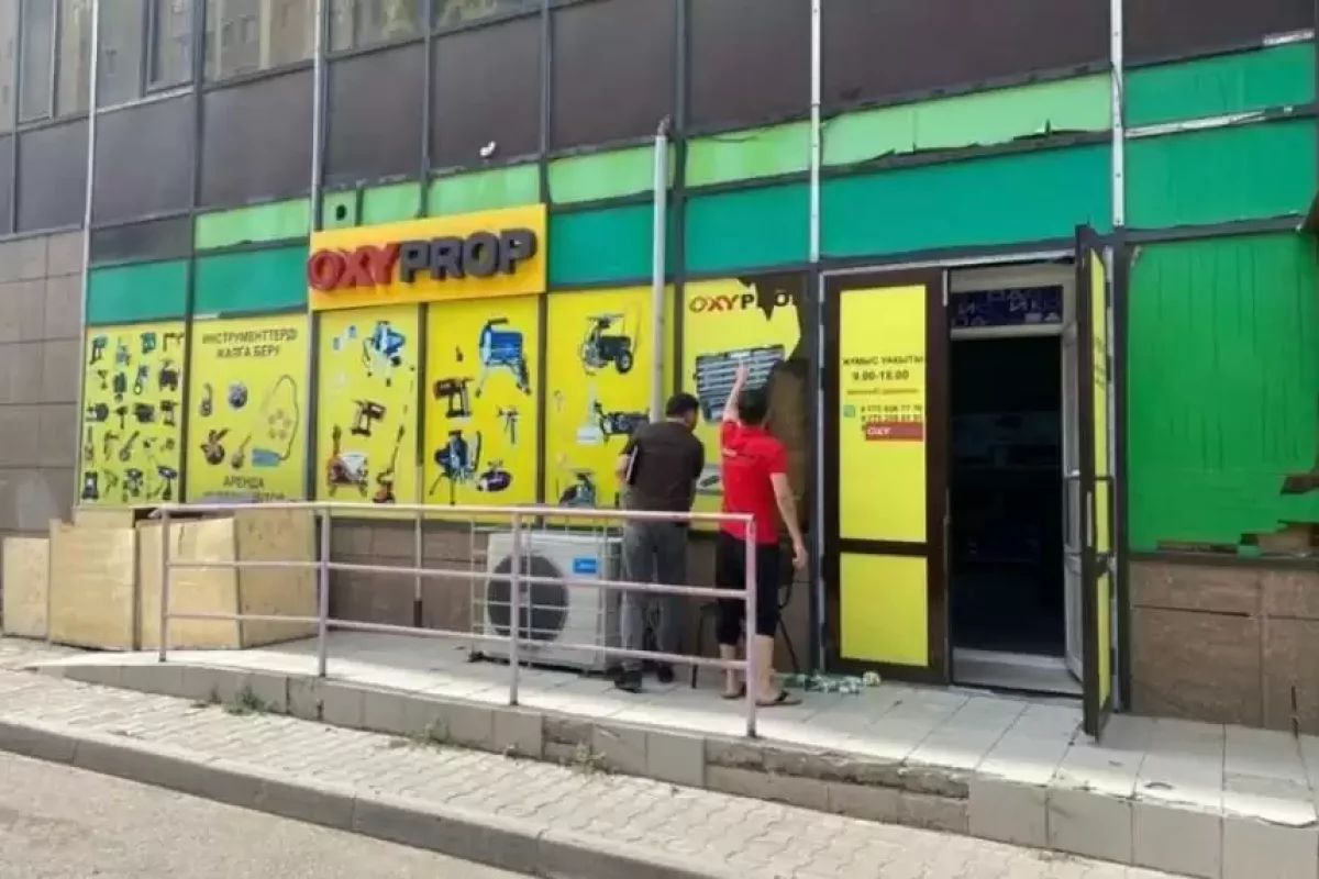 Астанада үш мыңға жуық жарнамалық маңдайша алынып тасталды