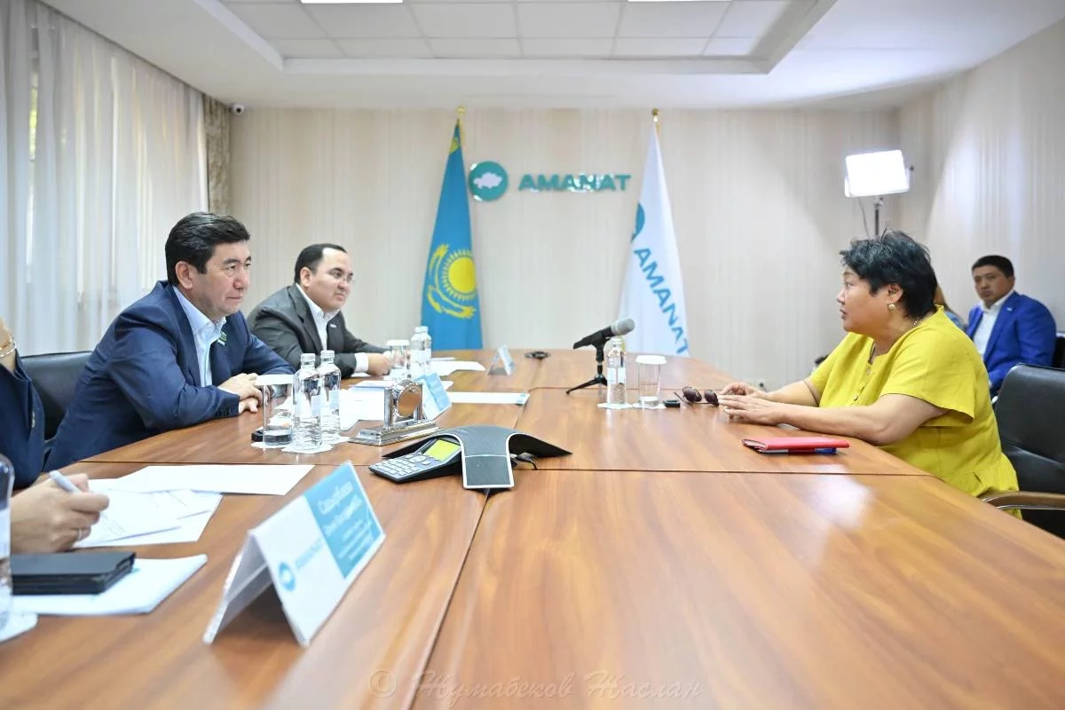 Ерлан Қошанов Катонқарағай ауданына баратын жолдың құрылысын өз бақылауына алды