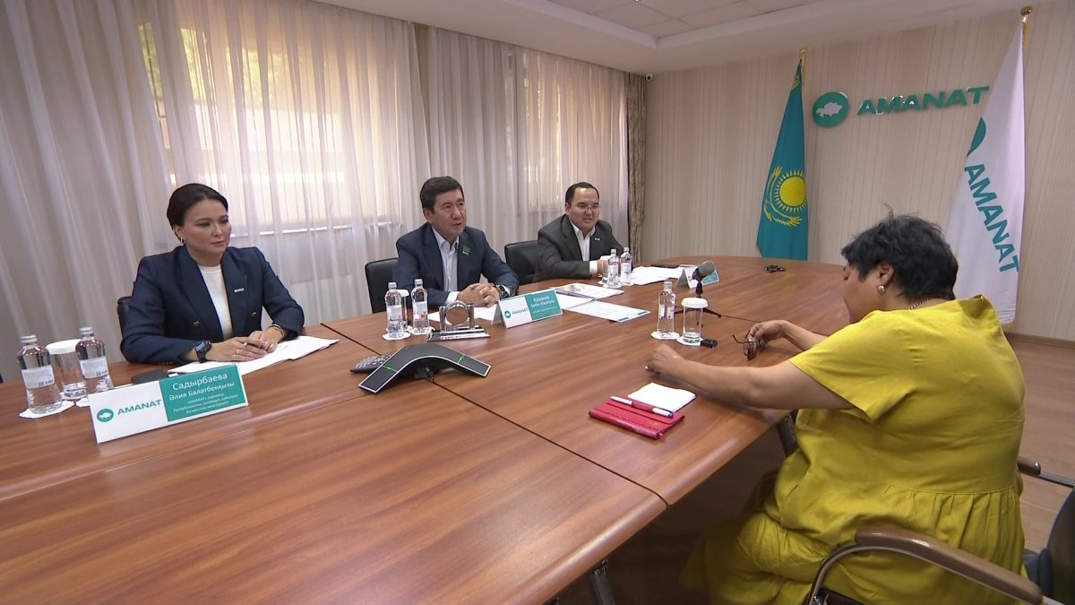 Мәжіліс төрағасы, «АМАNАТ» партиясының төрағасы  Ерлан Қошанов жеке қабылдау өткізді