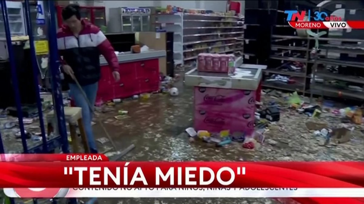 Жители Аргентины грабят супермаркеты, чтобы прокормить семьи