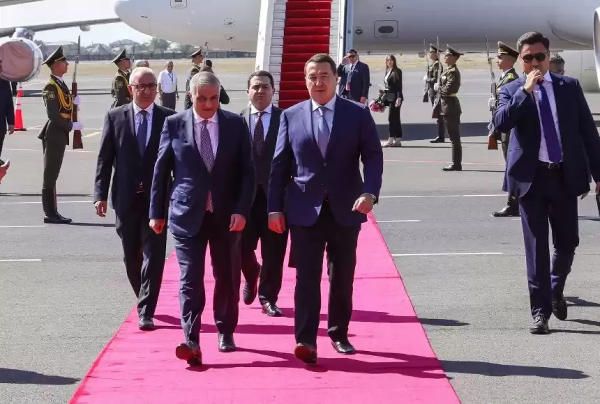 Әлихан Смайылов ЕҮК отырысына қатысу үшін Арменияға барды