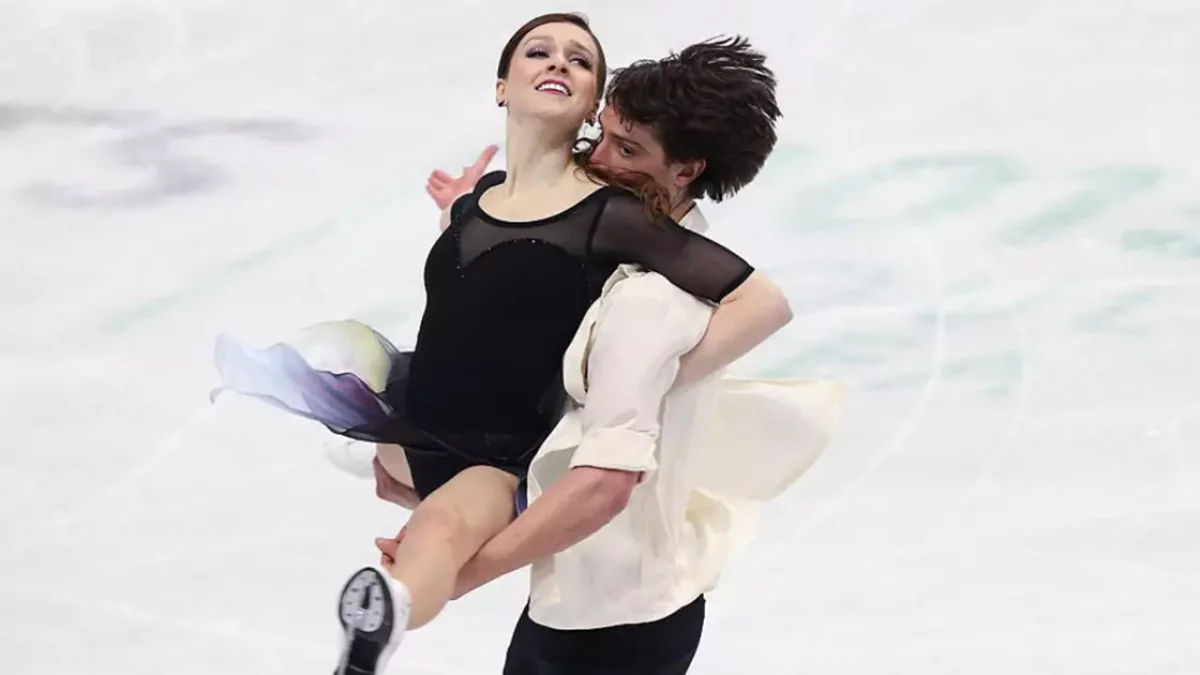 Ұлымен бірге отырған: танымал мәнерлеп сырғанаушы көлік апатынан көз жұмды