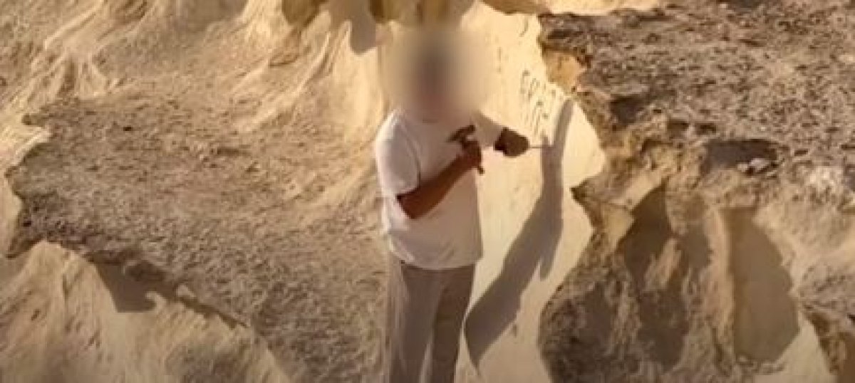 Хотел как лучше: актюбинский чиновник извинился за надпись в каньоне Ыбысты-Сай