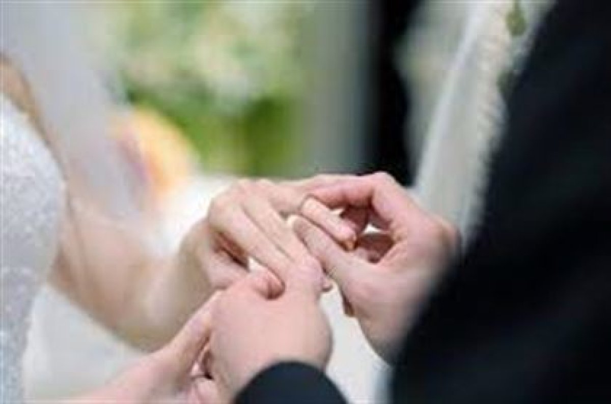 "Тікұшақ, гауһар сақина, гүл шоғы": Сүйгеніңе заманауи сөз салудың құны қанша?