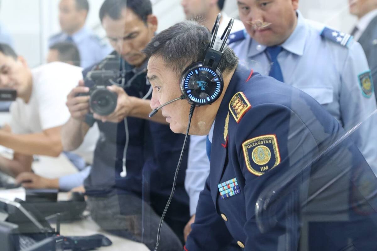 Систему безопасности в шымкентских школах проверил глава МВД