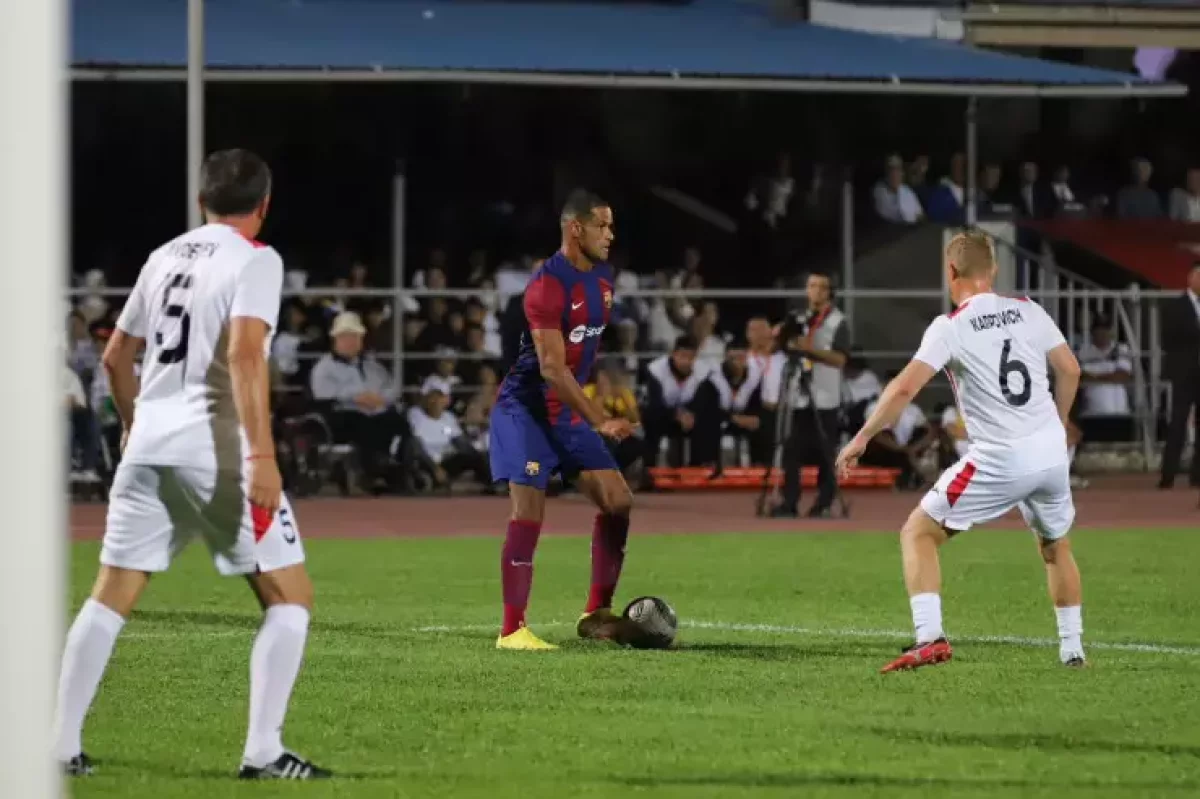 Қазақстандық футболшылар "Барселона" аңыздарына қарсы өткен ойынға қатысты