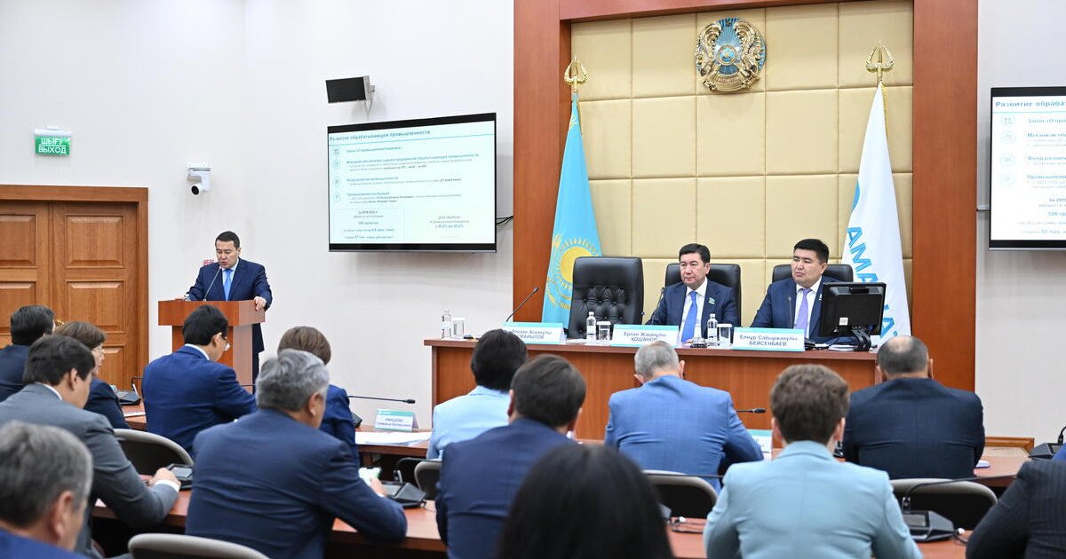 В нынешней ситуации требуется дальнейшая поддержка курса Президента, - Никита Шаталов