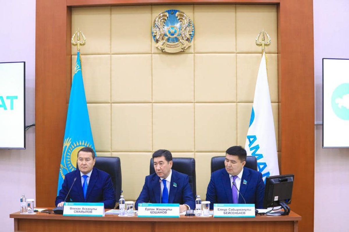 «Үкіметпен одан әрі иық тіресе жұмыс істейміз», - депутат