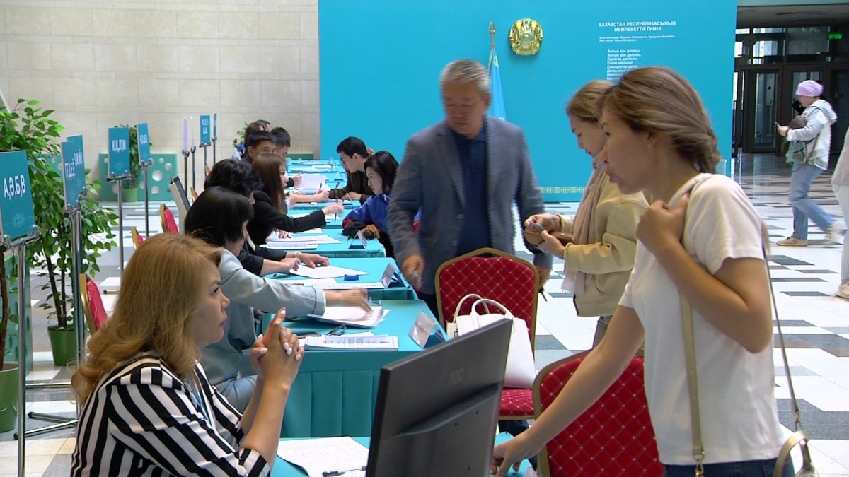 28 лет Конституции: что изменилось для казахстанцев с обновлением основного закона страны?