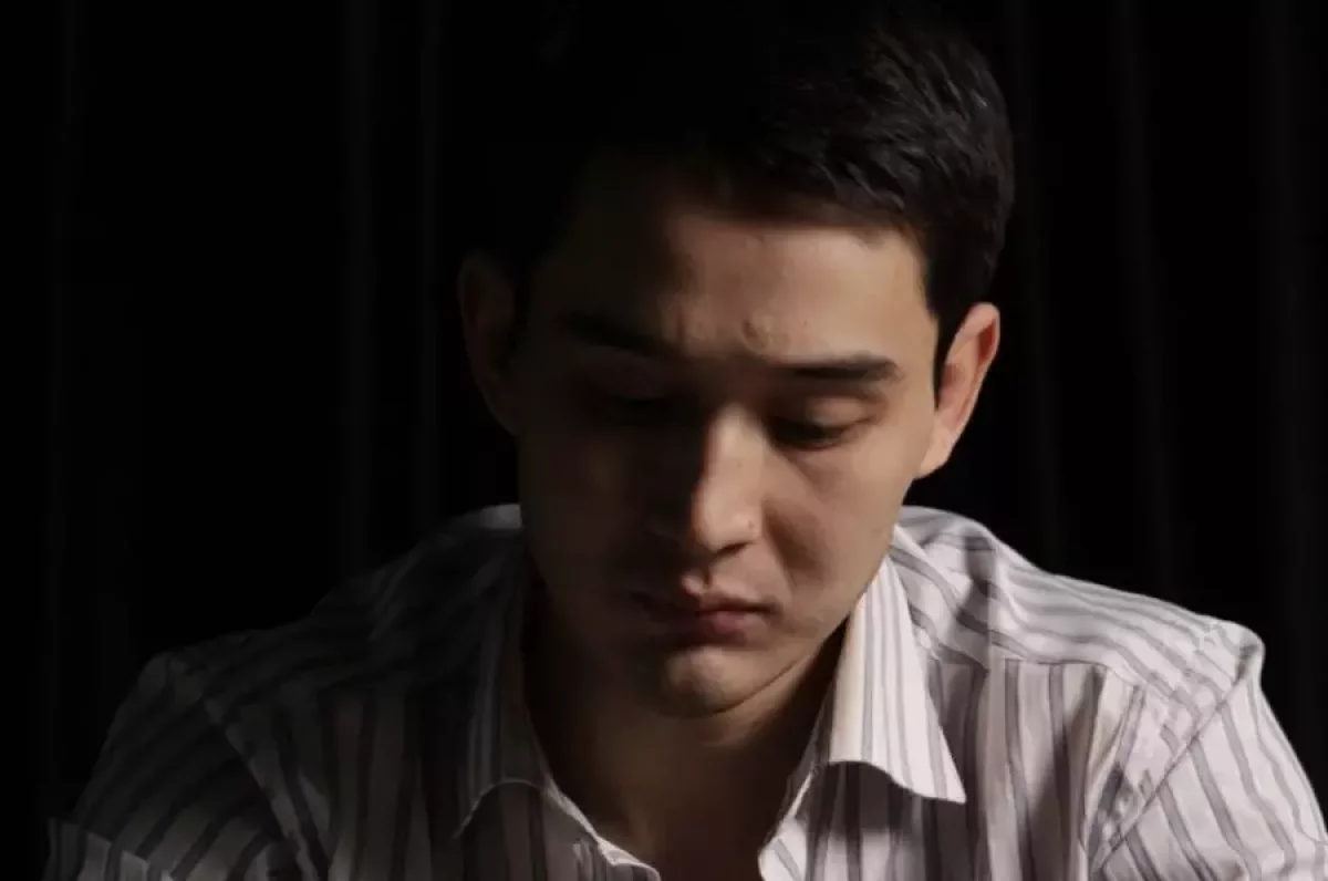 "Қара томпағым, қатты құшақтап алсам ғой". Асылхан Төлепов шетінеп кеткен ұлын сағынып жүр