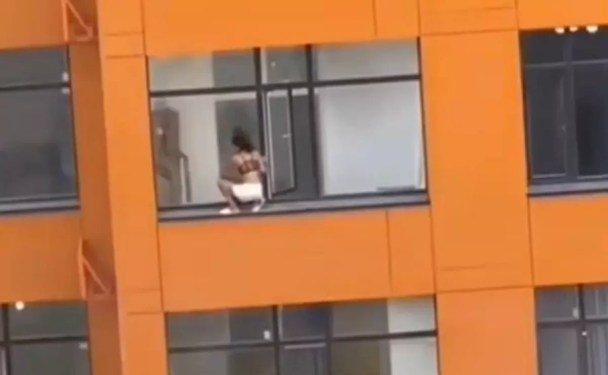 10-қабатта терезе жуған алматылық жұртты шошытты