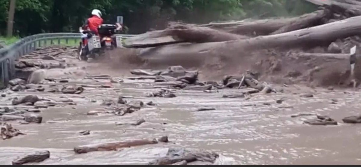 Мэр Тбилиси сообщил о полном уничтожении курорта Шови