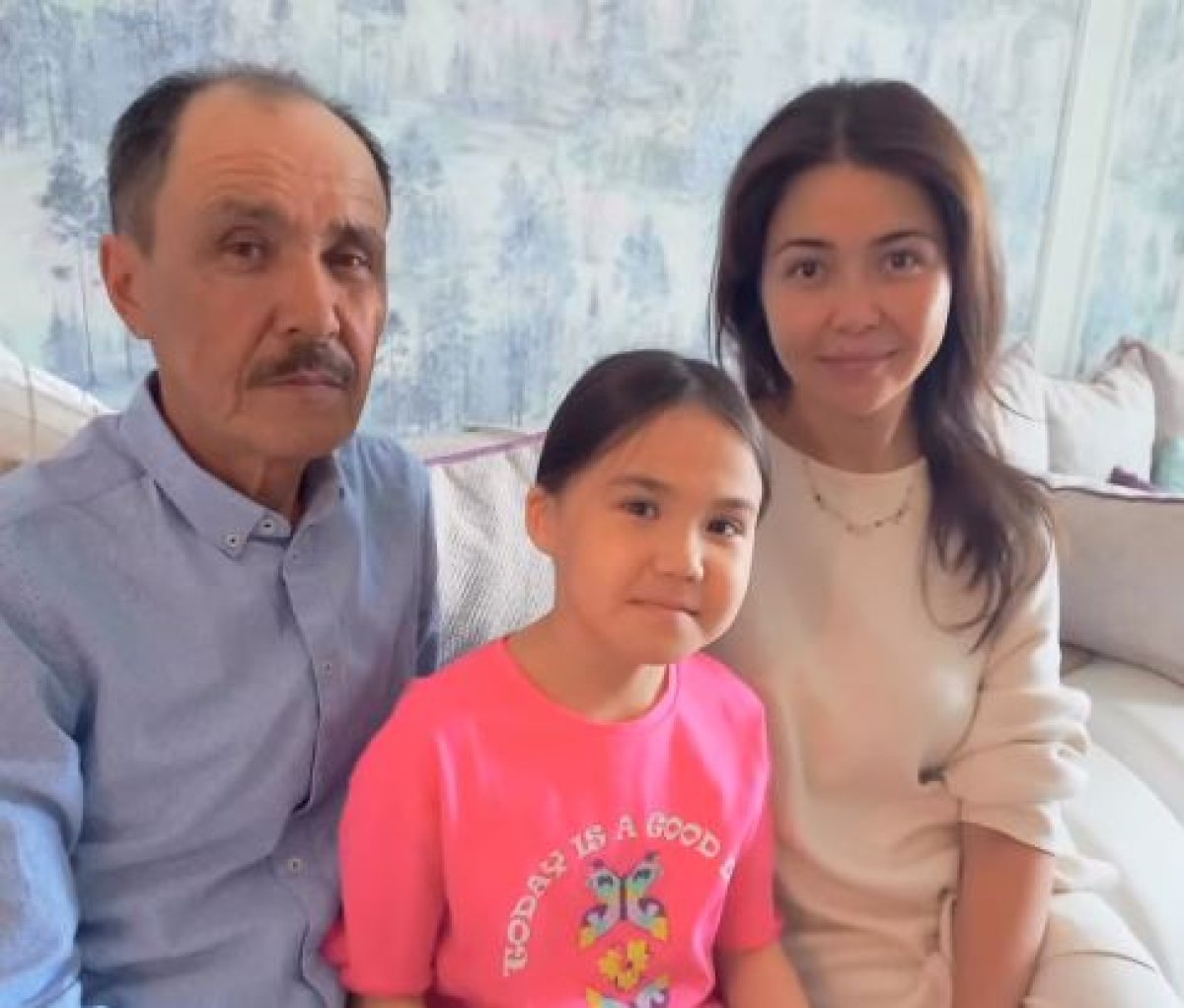 Увидела папу в 35: актриса Асель Садвакасова раскрыла правду о своем отце