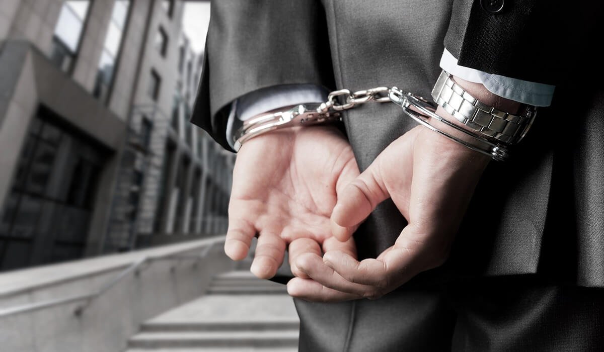 «Жалған тендер»:  Шымкентте таныстары мен туыстарын 340 млн теңгеге сан соқтырған қылмыстық топ сотталды