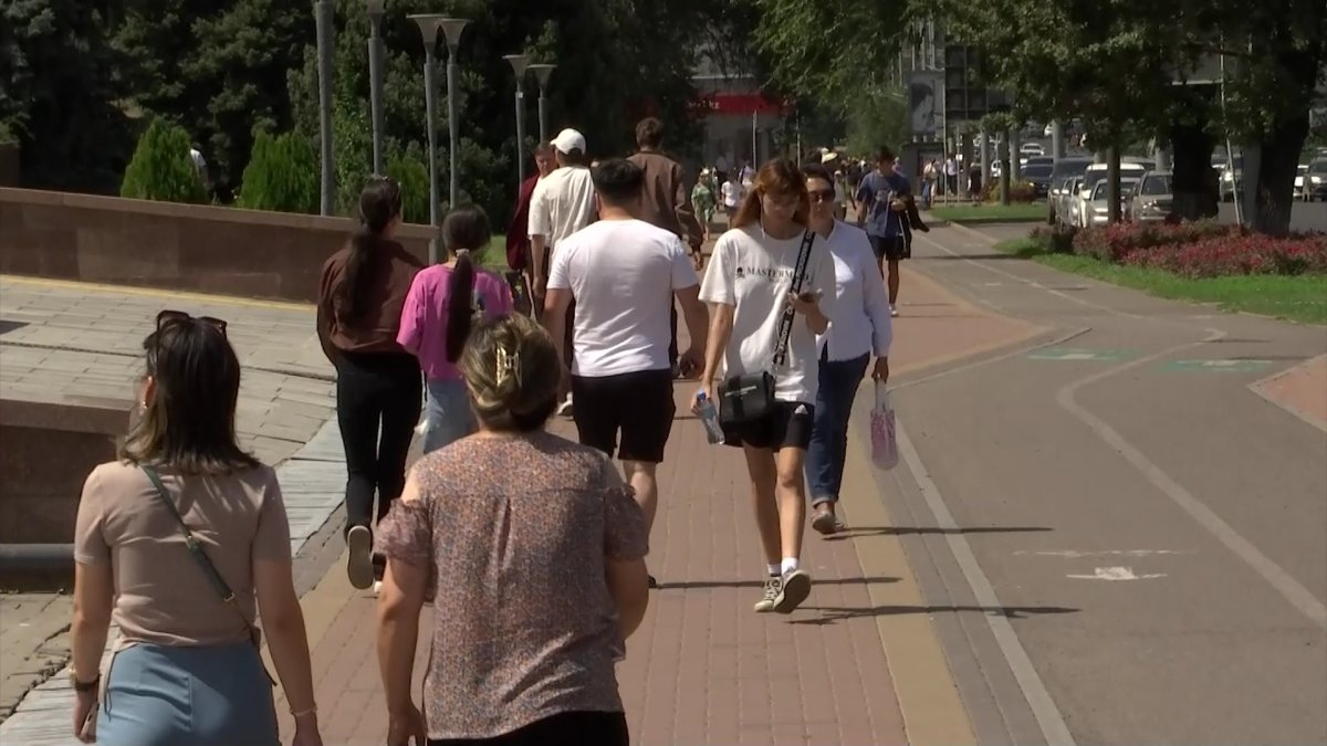 " Ұрпақтың бойына адалдықты, әділдікті, адамгершілікті, мейірімділікті еге білуіміз керек",- Ұ. Есдәулет