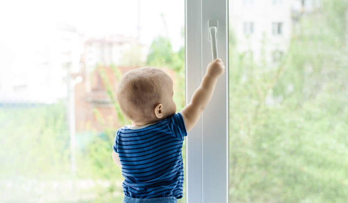 Жыл басынан бері 140 бала терезеден құлады – ТЖМ