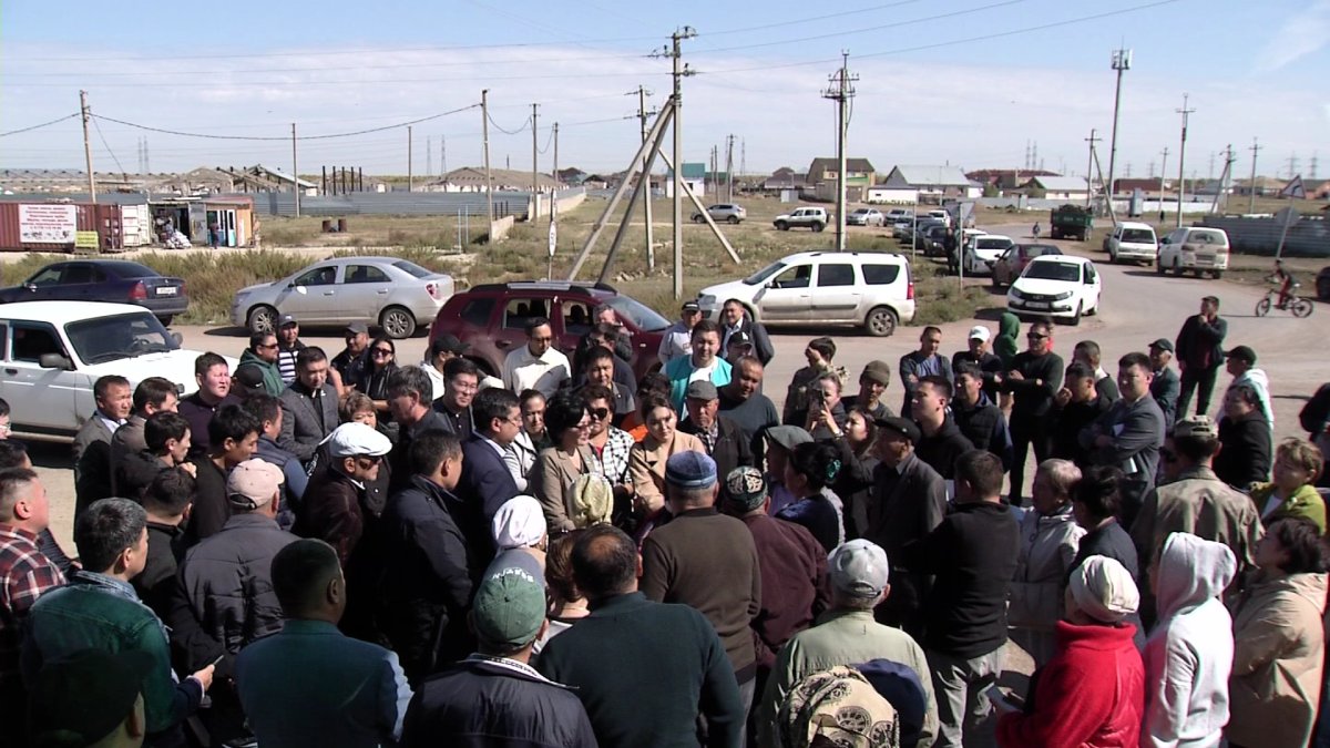 В кольце карьеров: жители Каражара просят помощи