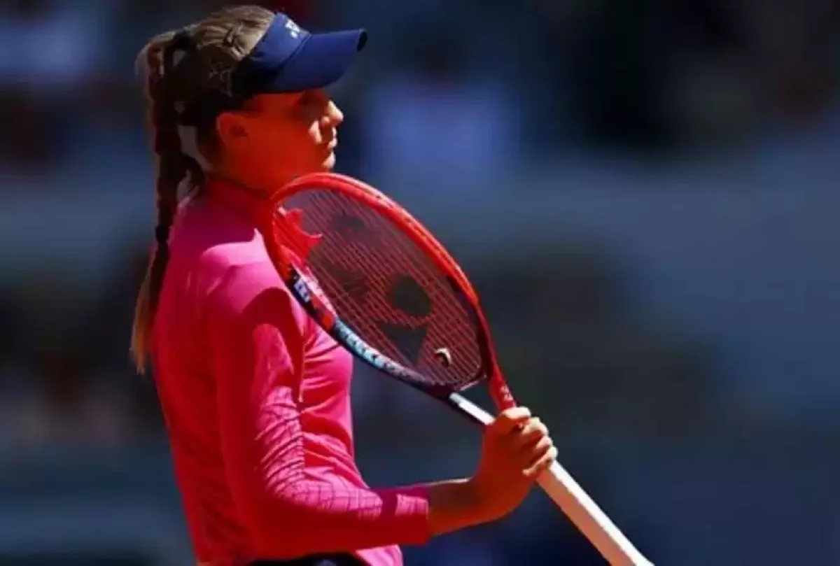Елена Рыбакина «Үлкен дулыға» турнирінің жеңімпазы атағынан «айырылды»