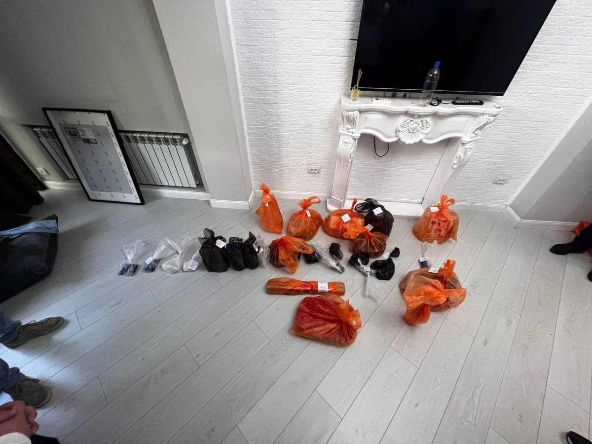 Нарколаборатория работала в одной из многоэтажек Алматы