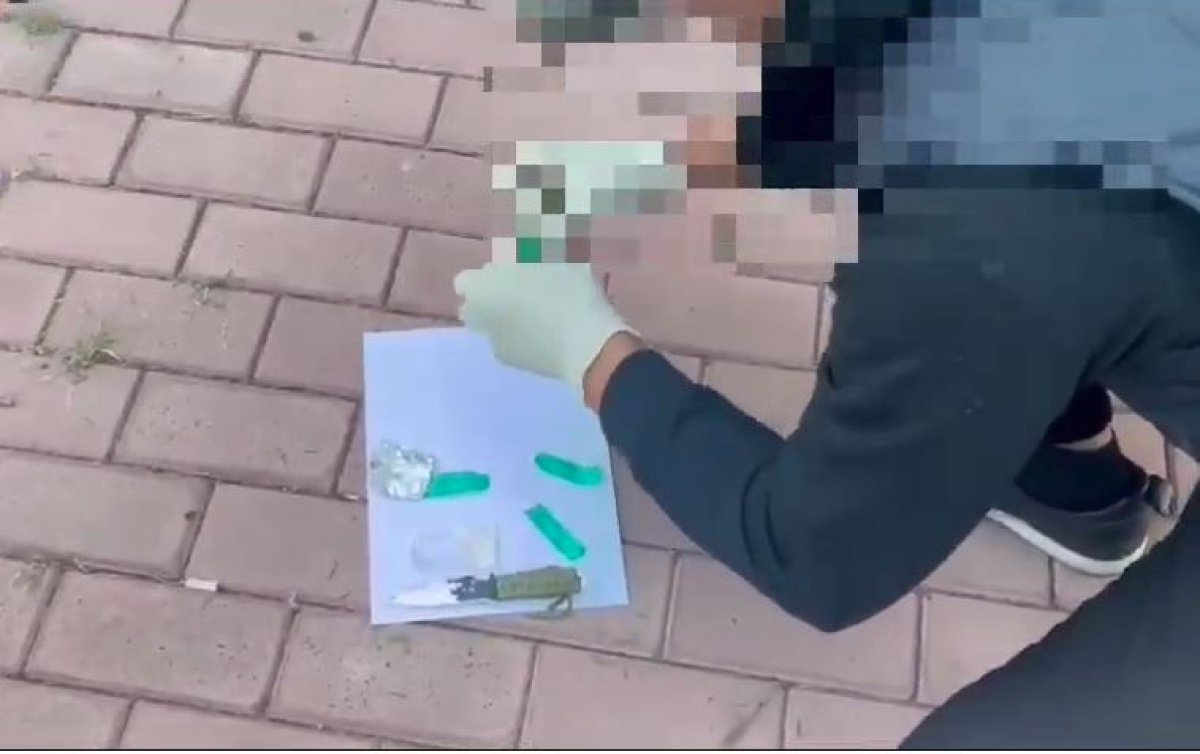 Школьник подрабатывал на закладках "синтетики" в Уральске