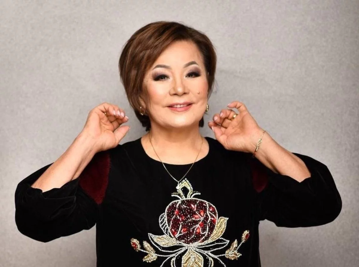 "Момын күйінде қалды": Әнші Бағдат Сәмединова күйеуі жайлы айтты