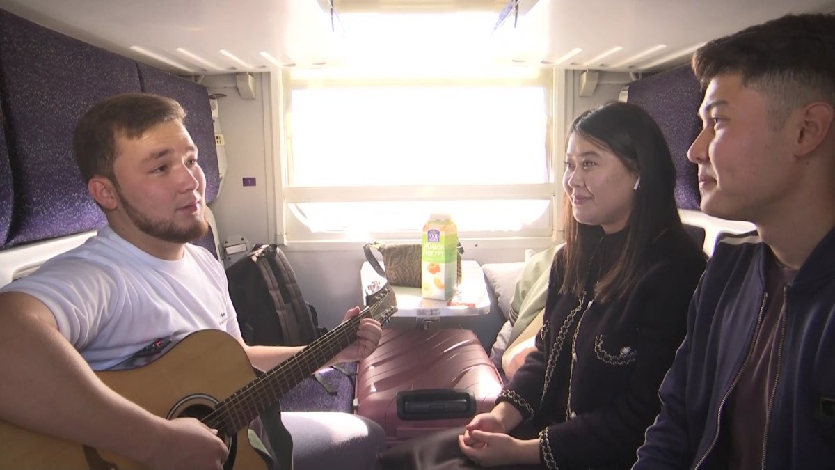 "Жастар рухы" Жастар Қанатының белсенділері халықаралық лагерьге аттанды