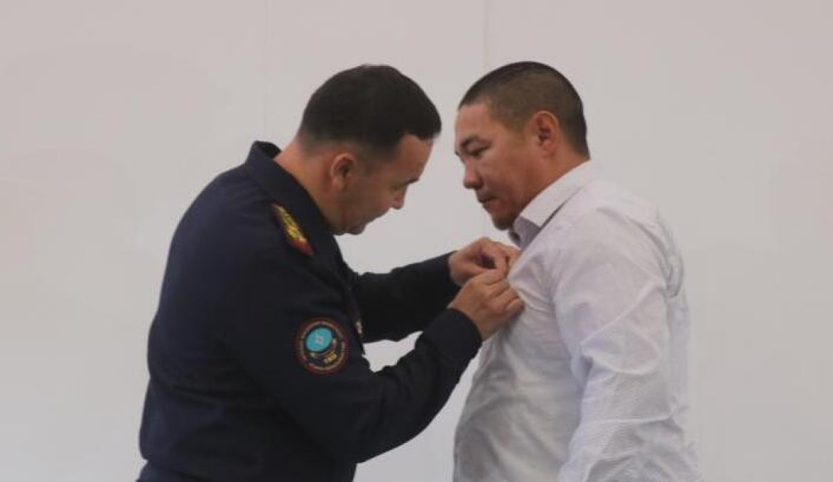 Атыраусца наградили за спасение двух братьев
