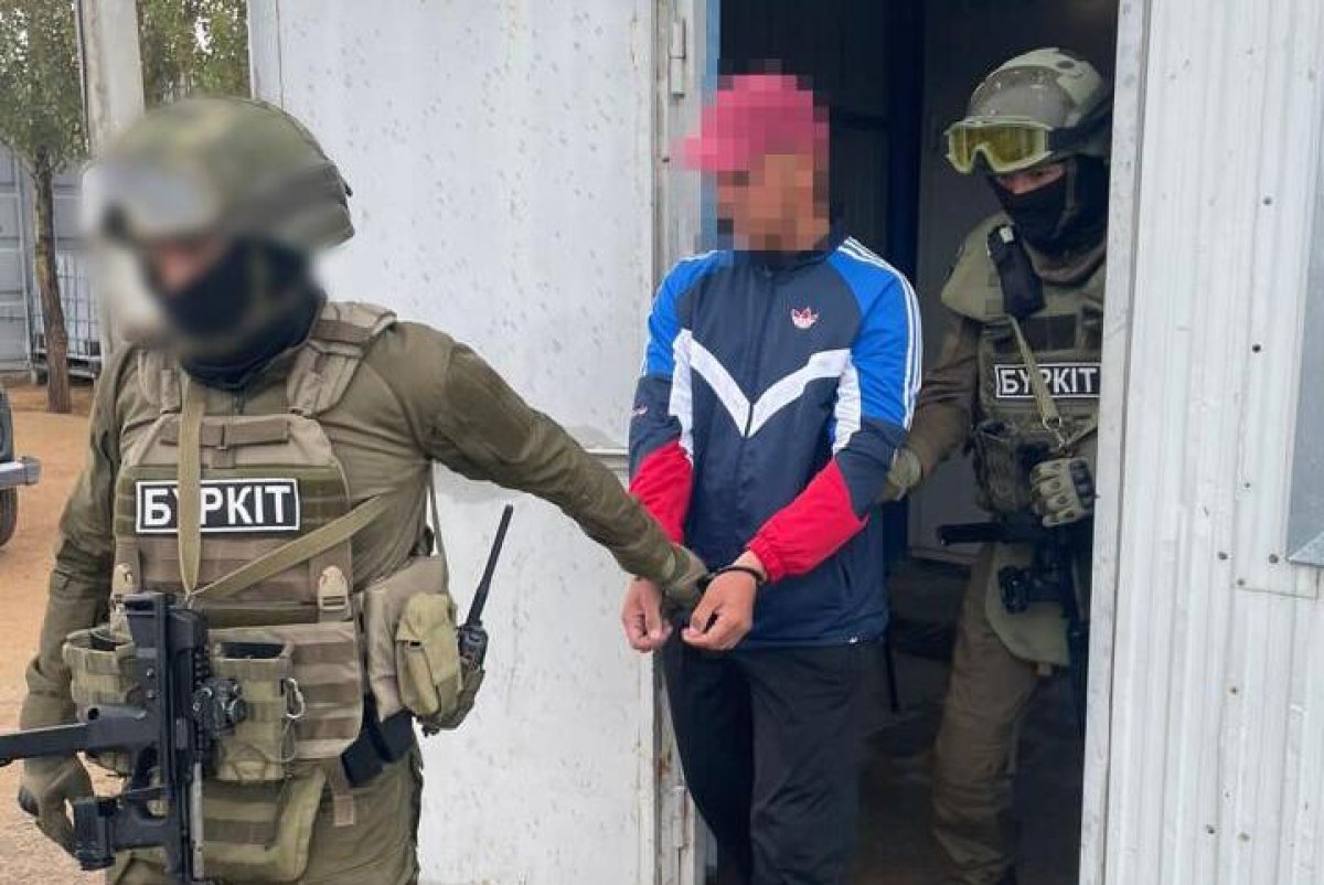 Терроризировали таксистов и избили пограничника: членов ОПГ задержали в Мангистауской области