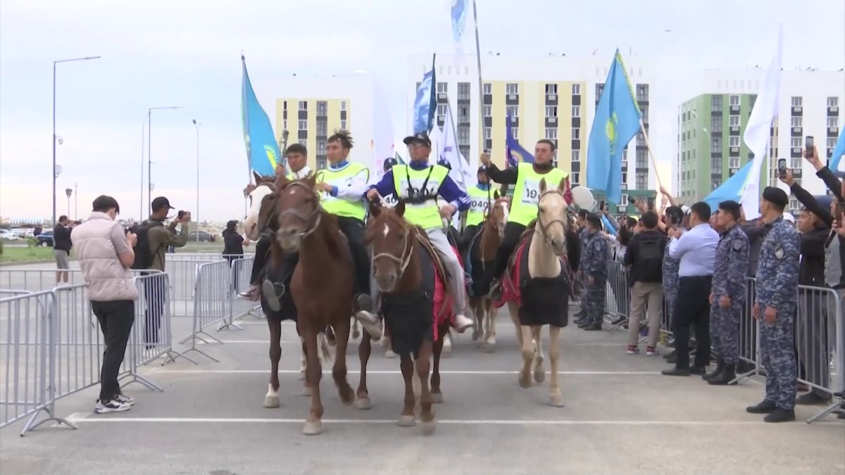 «Ұлы дала жорығы»: «AMANAT» партиясы қолдау көрсеткен бәйгеде әлемдік рекорд орнады