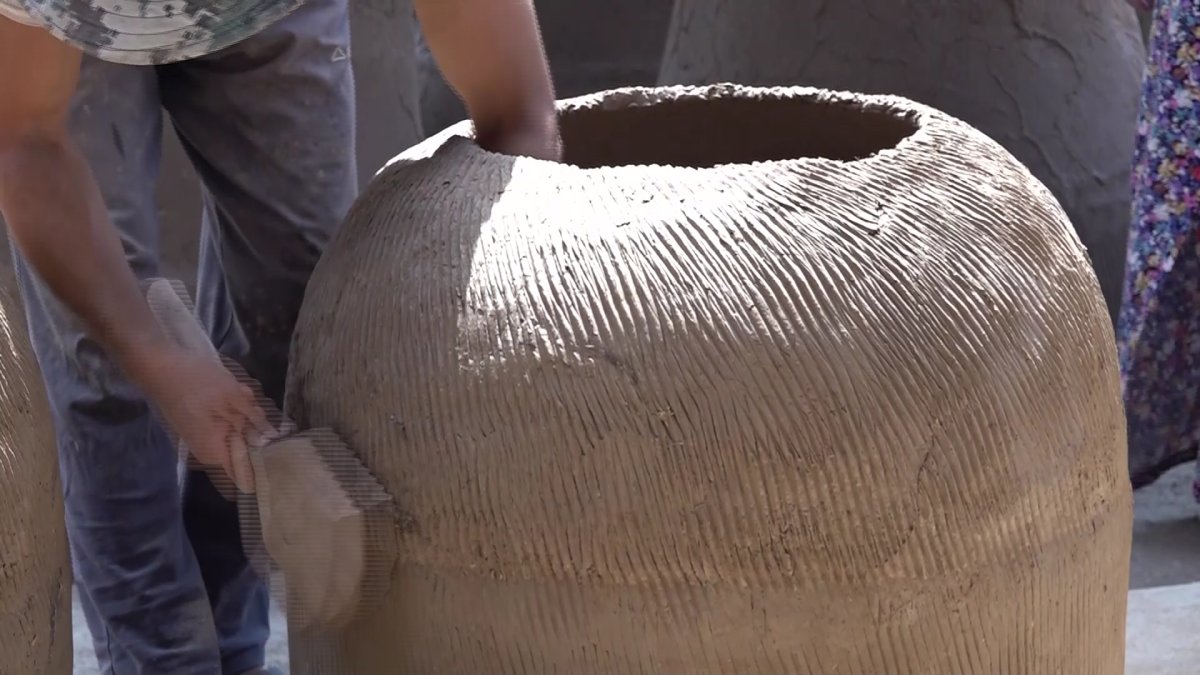 Түркістан облысы Келес ауданында Хашимовтар отбасы тандыр нан пісіріп, кәсіп дөңгелетіп отыр