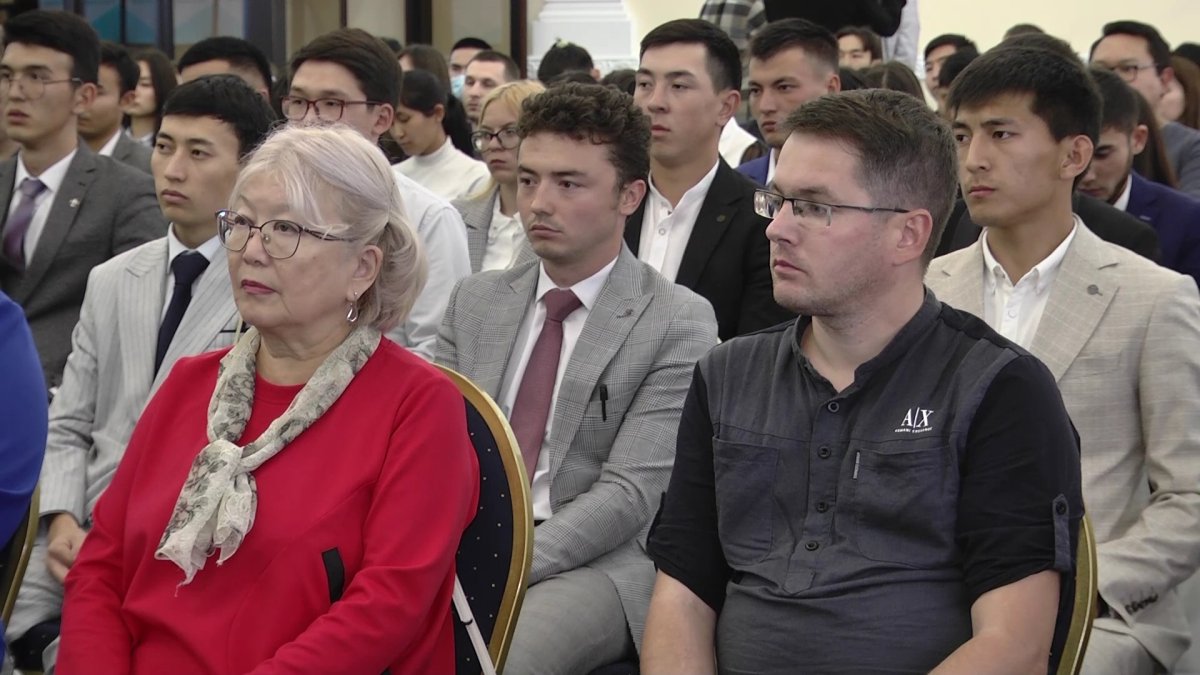 Более 300 педагогов и врачей прибыли в Павлодарскую область по программе «С дипломом в село»