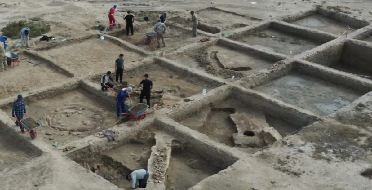 Средневековые артефакты нашли при раскопках в Атырауской области