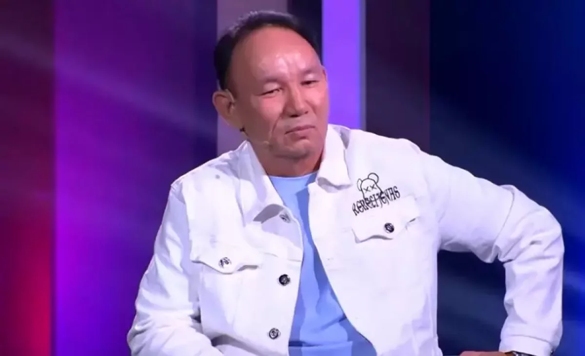 "Өмірде бар екенін 15 жыл білген жоқпын". Маралтай Райымбекұлы 4 әйелінен 10 баласы бар екенін айтты