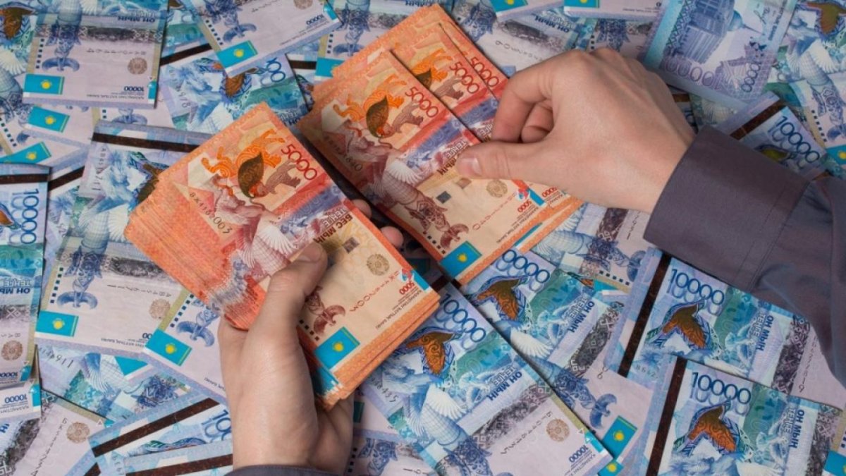 Сиделки оформили онлайн-кредит на пенсионера в Туркестанской области