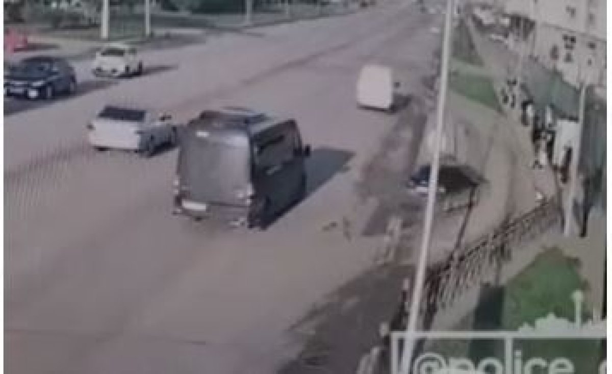 Среди пострадавших ребенок: новые подробности наезда на остановку в Астане