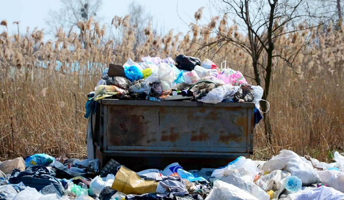 Абай облысында 50-ден астам заңсыз қоқыс үйіндісі анықталды