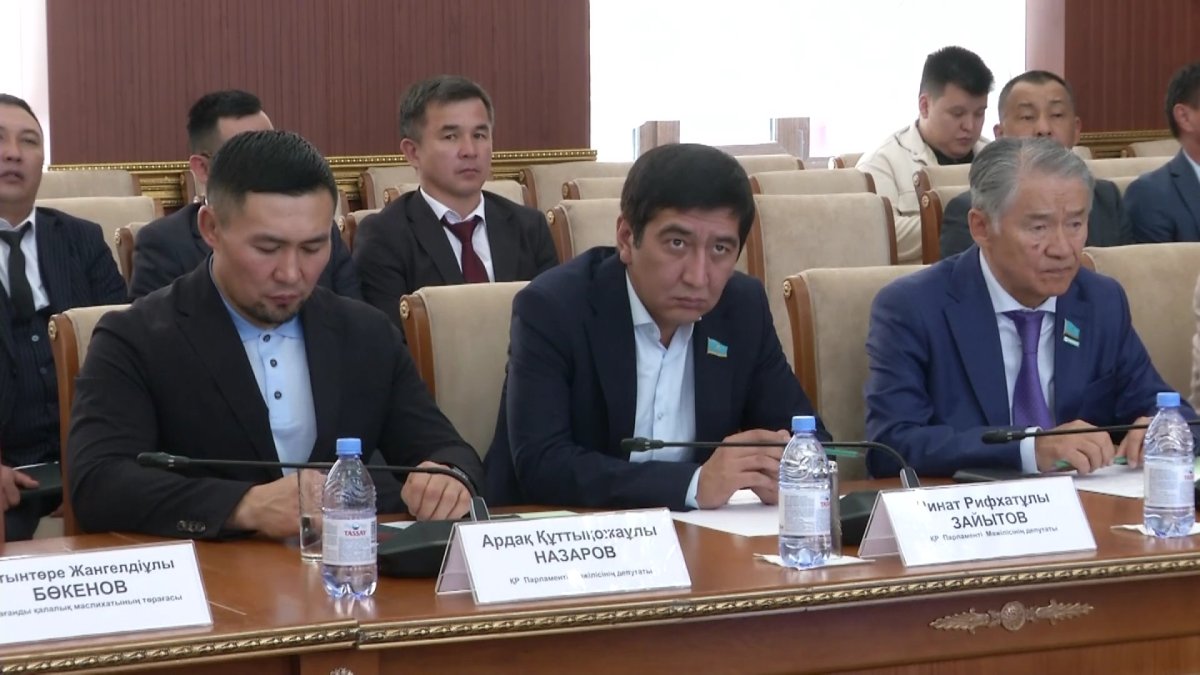 Депутаттар Қарағандыда 14 ерекше бала уланған орталықты бақылауға алуды сұрайды